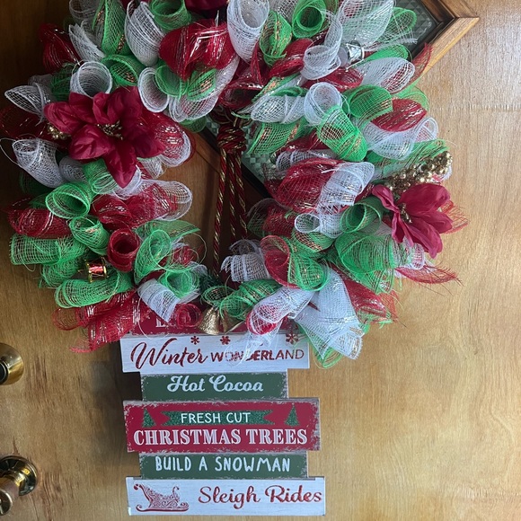 Selling assorted wreaths candles and candle holders - Picture 3 of 6